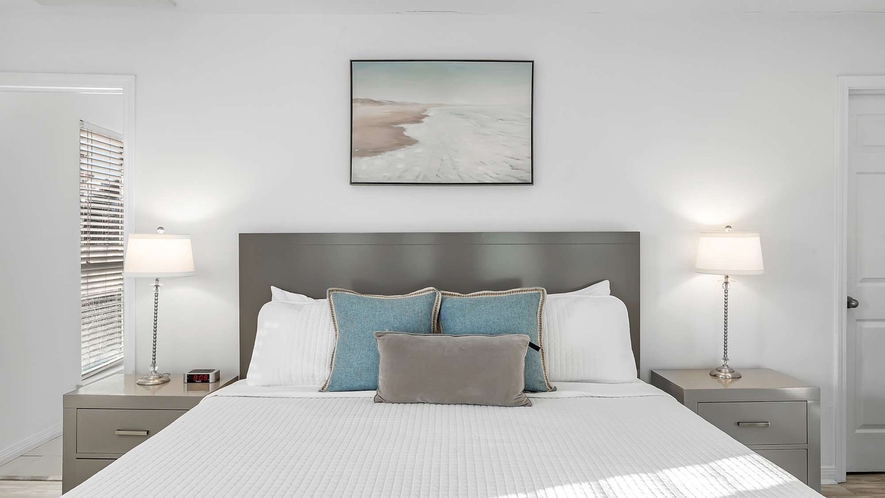 Photo of Bedroom in Crystal Shores