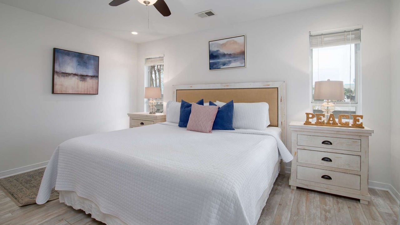 Photo of Bedroom in Crystal Shores