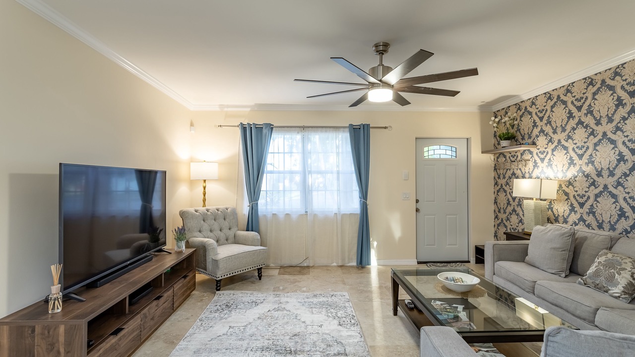 Photo of Livingroom in Echo Lake