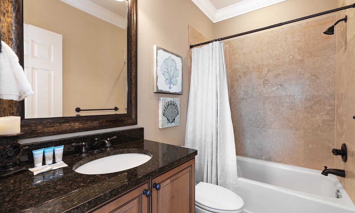 Photo of Bathroom in Villa Lago