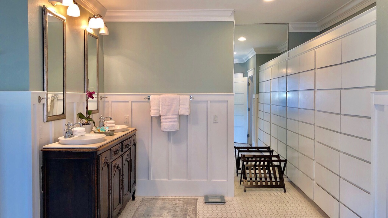 Photo of Bathroom in Mary Esther