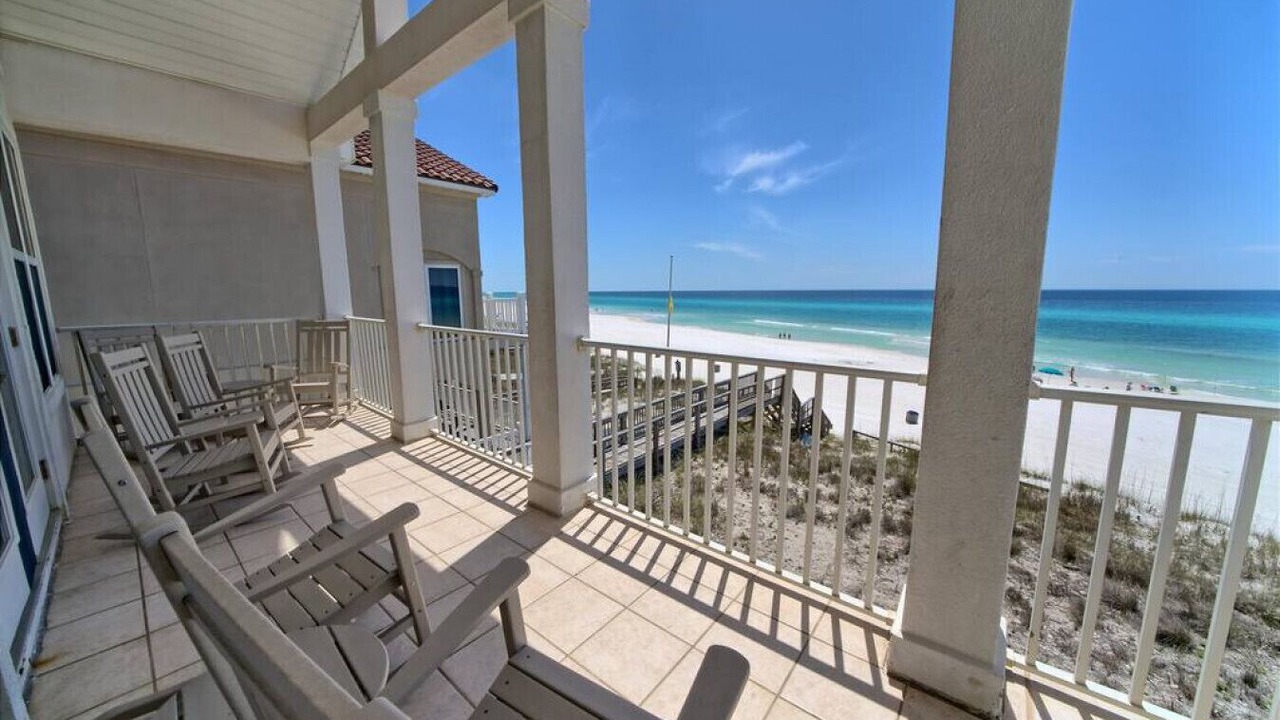 Photo of Patio Balcony in Fort Bay