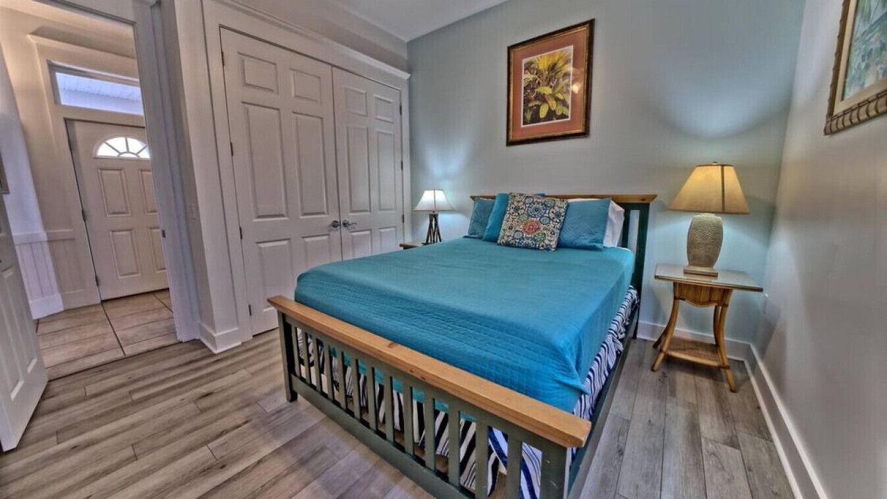 Photo of Bedroom in Hollywood Beach