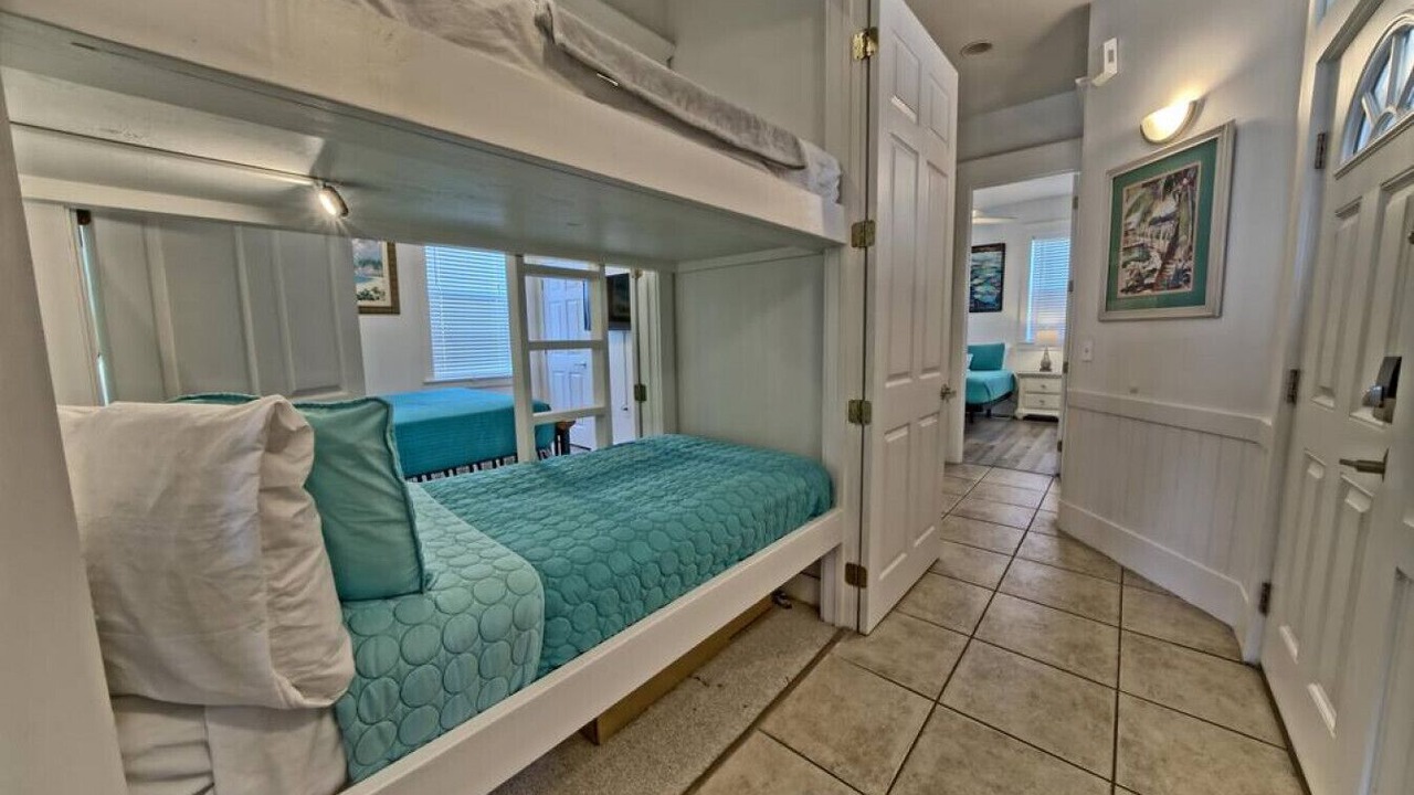 Photo of Bedroom in Hollywood Beach