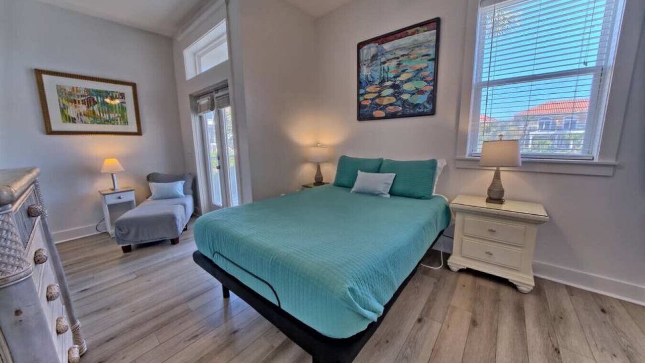 Photo of Bedroom in Hollywood Beach
