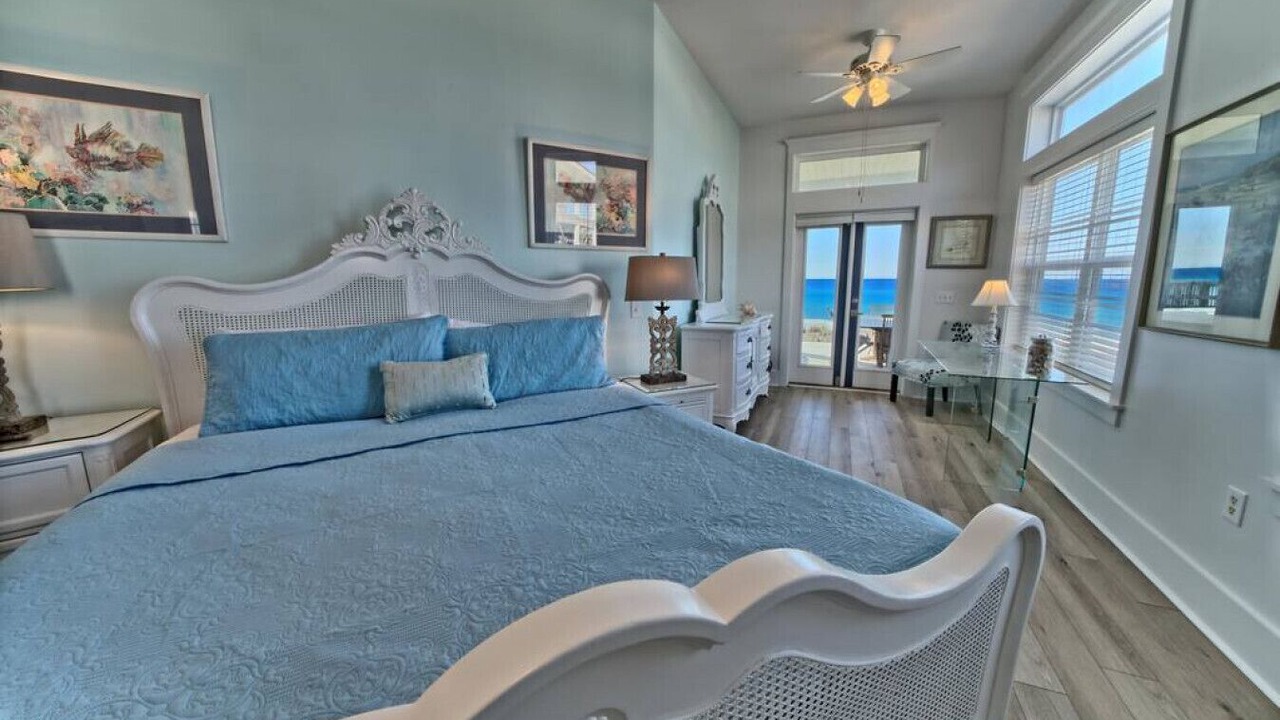 Photo of Bedroom in Hollywood Beach
