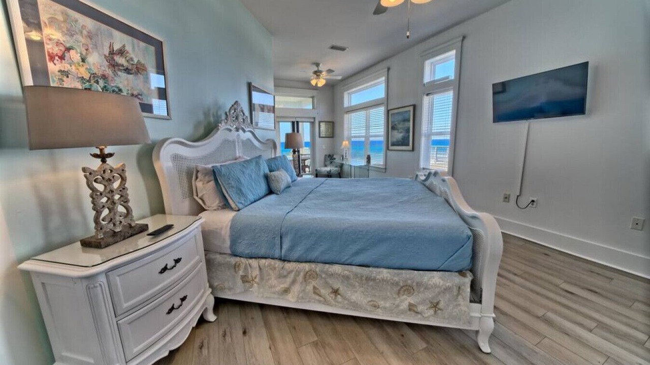 Photo of Bedroom in Hollywood Beach