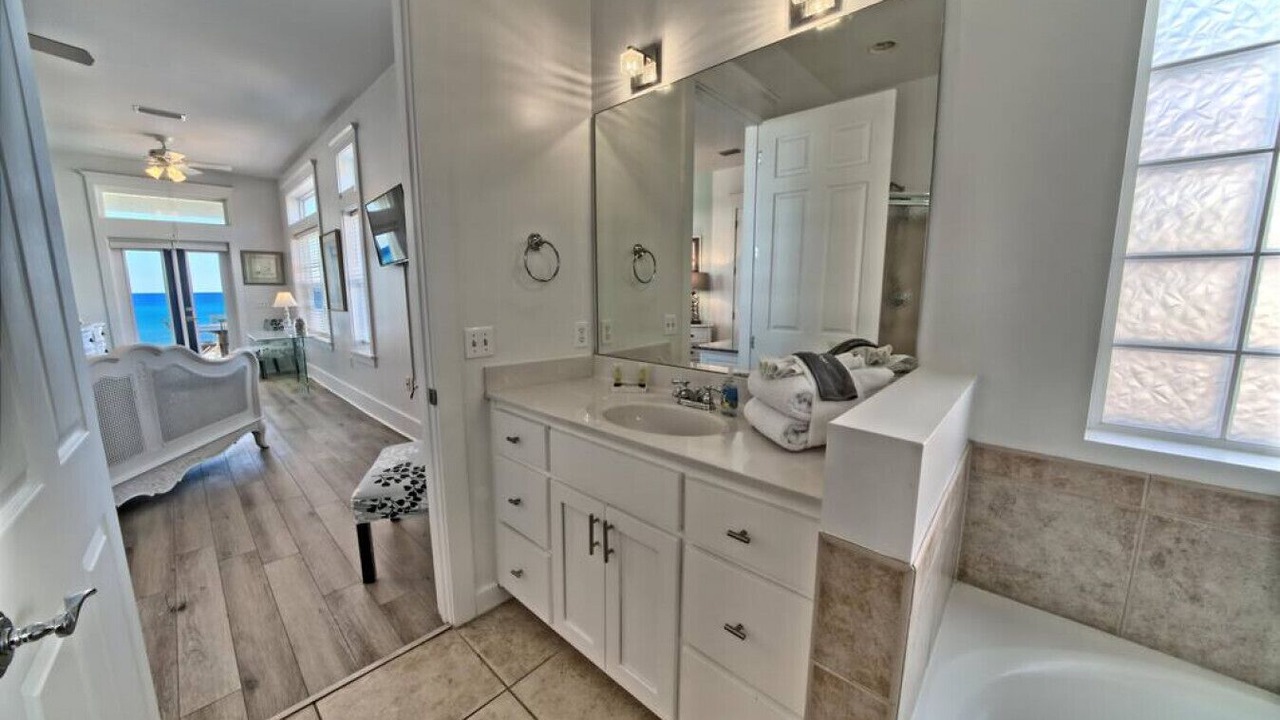 Photo of Bathroom in Hollywood Beach