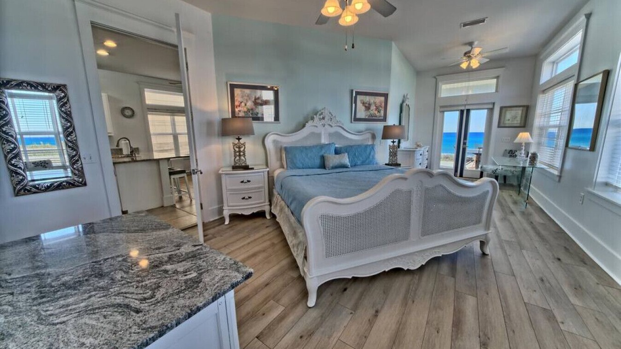 Photo of Bedroom in Hollywood Beach