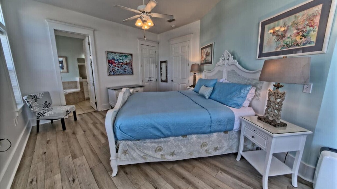 Photo of Bedroom in Hollywood Beach