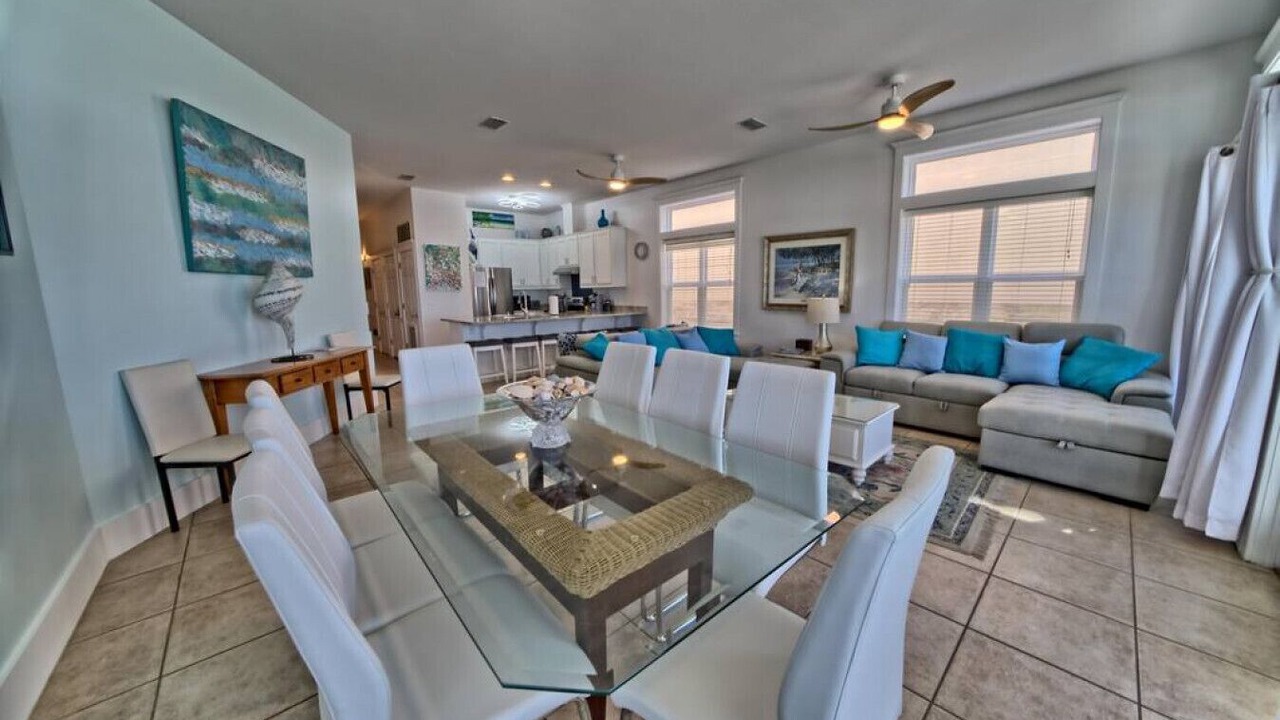 Photo of Livingroom in Hollywood Beach