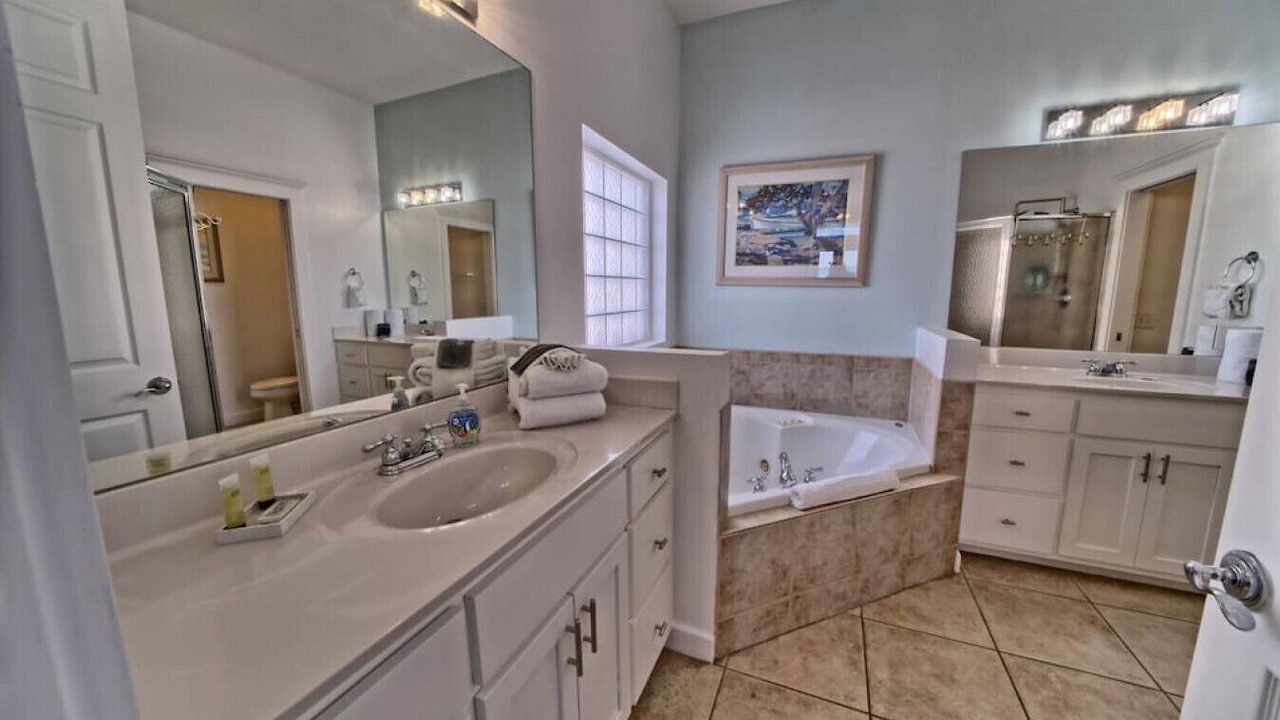 Photo of Bathroom in Hollywood Beach