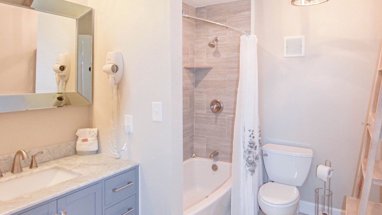 Photo of Bathroom in Holiday Isle