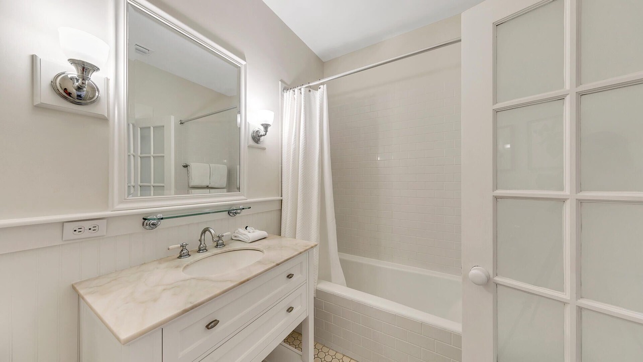 Photo of Bathroom in Seaside