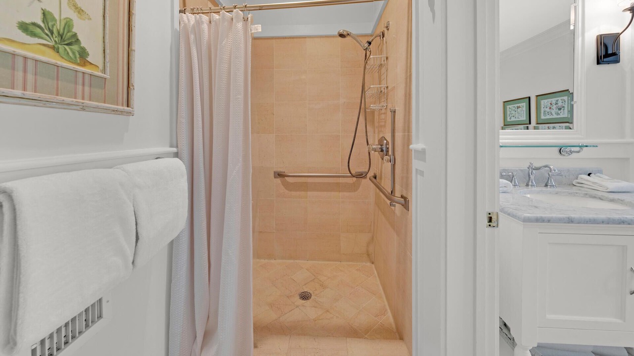 Photo of Bathroom in Seaside