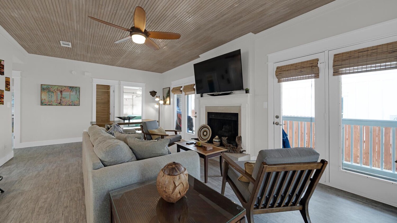 Photo of Livingroom in Clipper Cove
