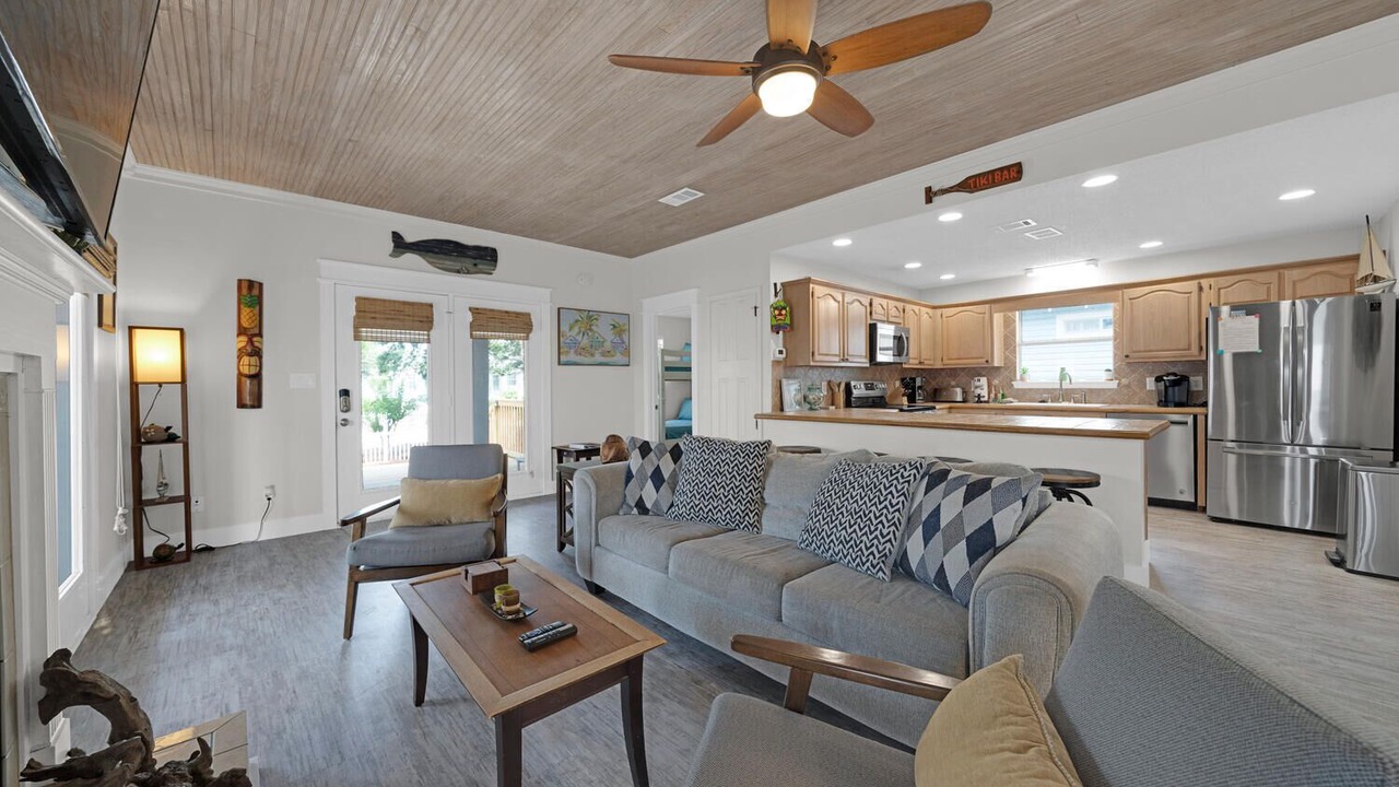 Photo of Livingroom in Clipper Cove