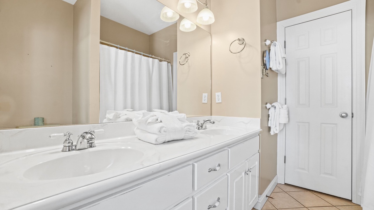 Photo of Bathroom in Lullwater Beach