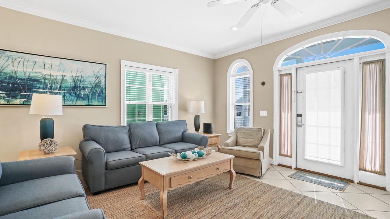 Photo of Livingroom in Lullwater Beach