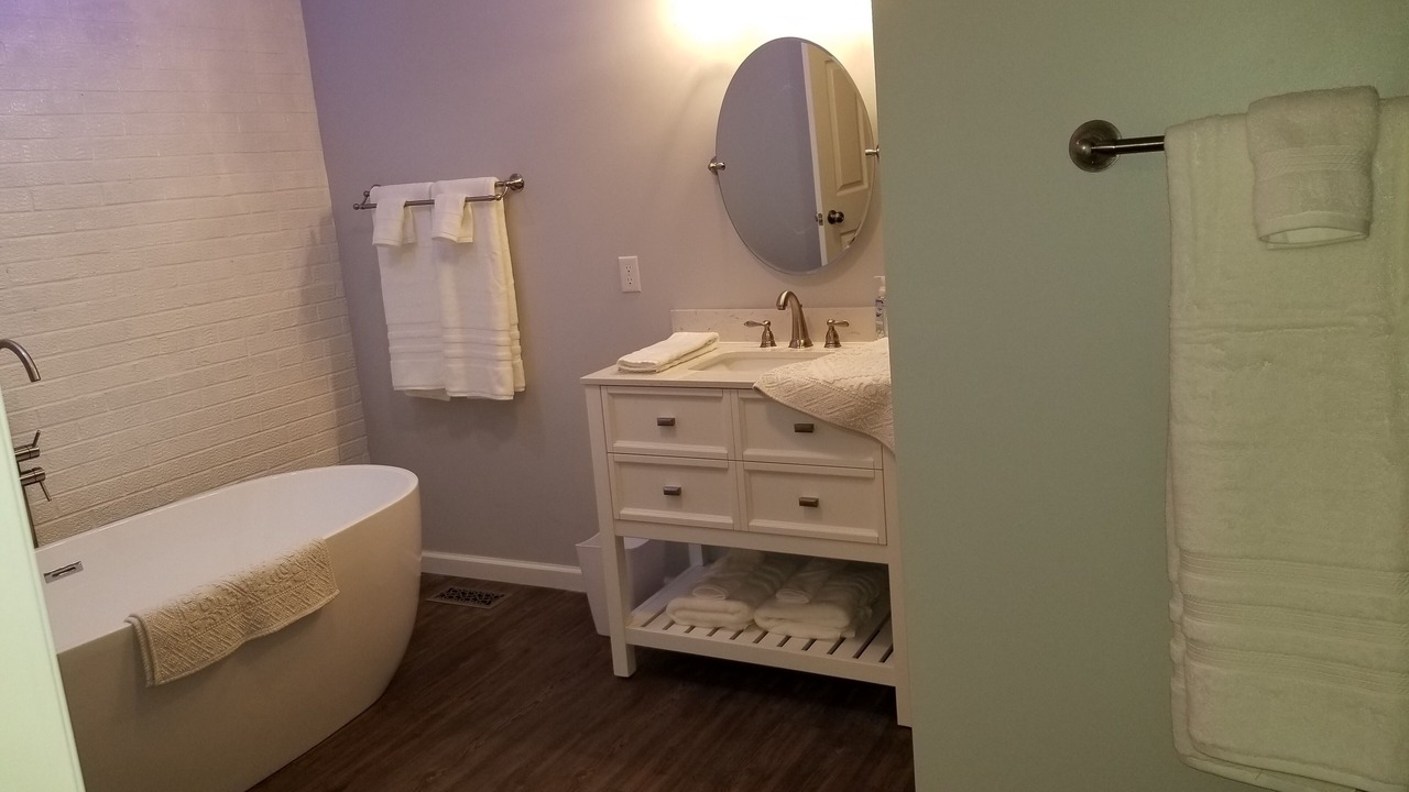 Photo of Bathroom in Guntersville
