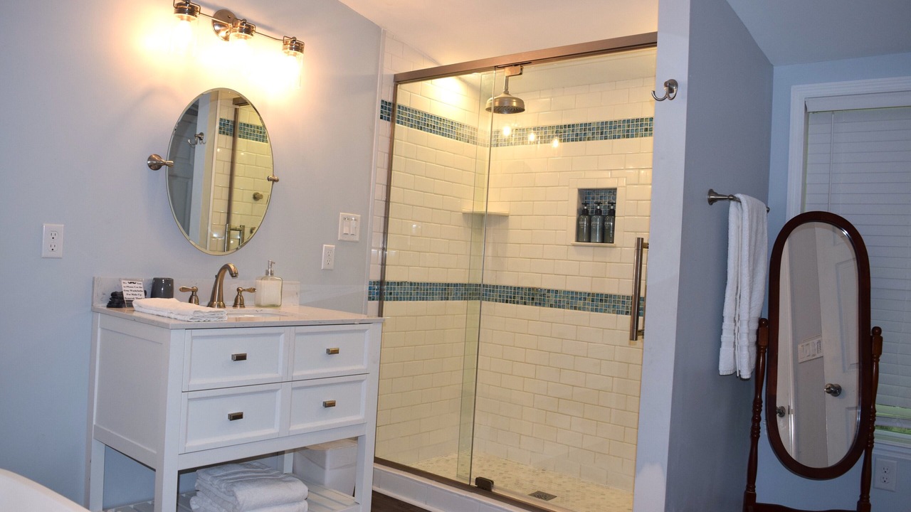 Photo of Bathroom in Guntersville