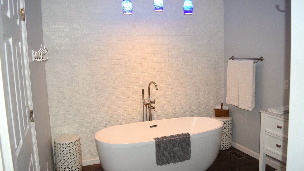 Photo of Bathroom in Guntersville