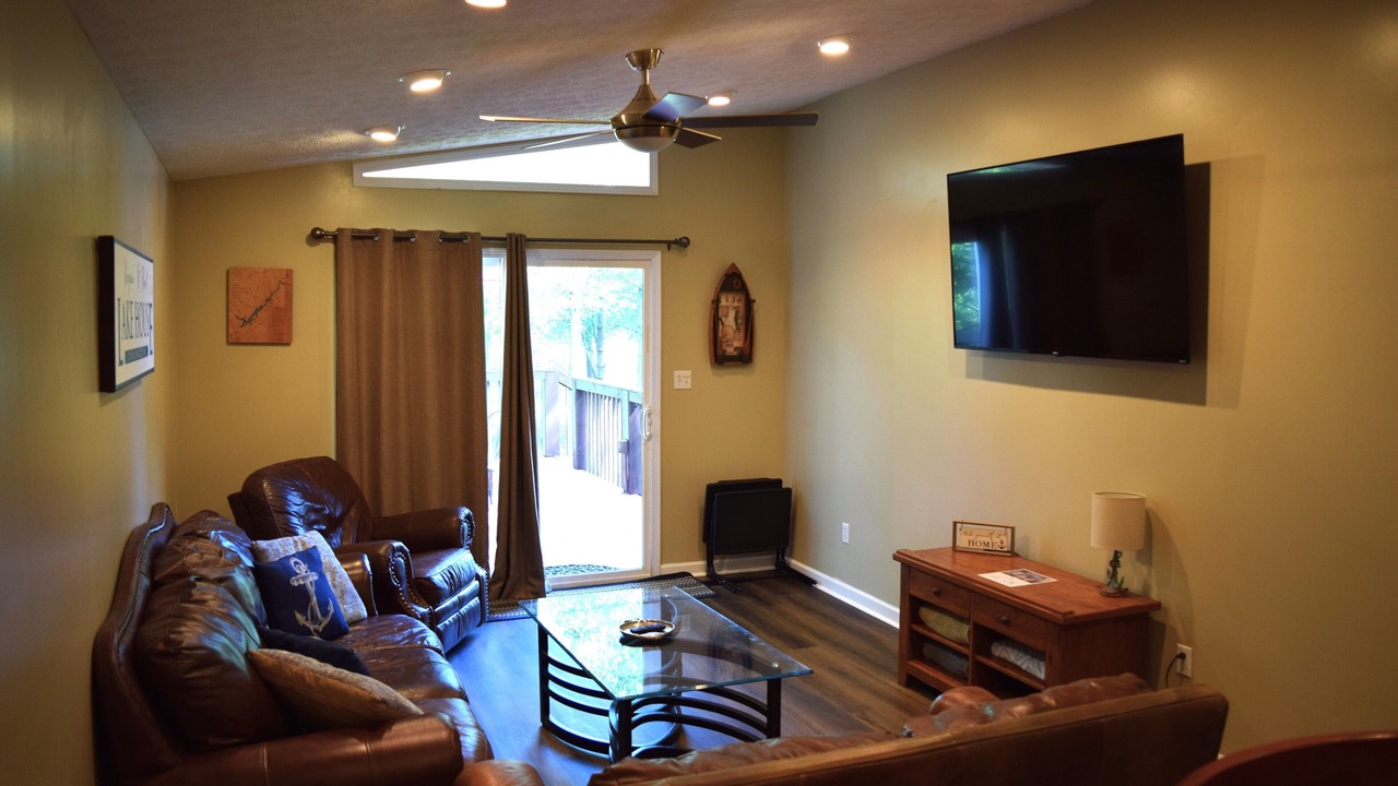 Photo of Livingroom in Guntersville