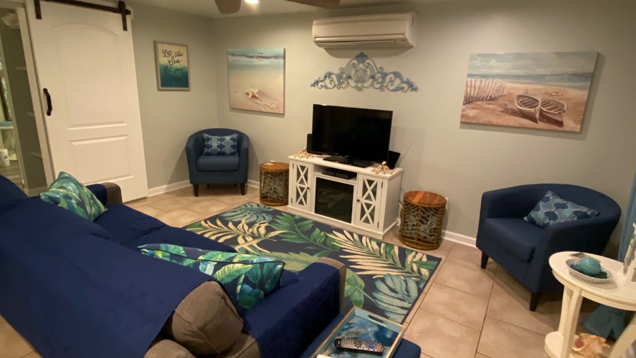 Photo of Livingroom in Mexico Beach