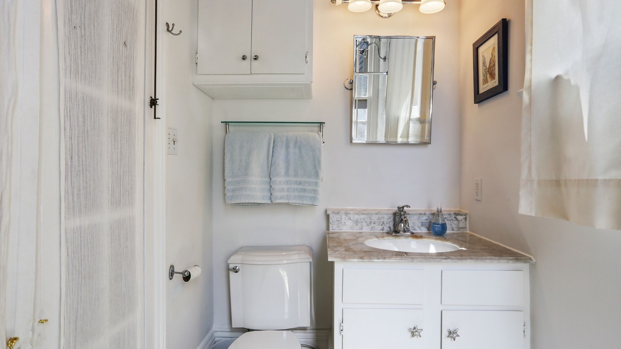 Photo of Bathroom in Uptown Historic District