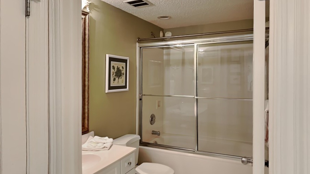 Photo of Bathroom in Navarre Beach