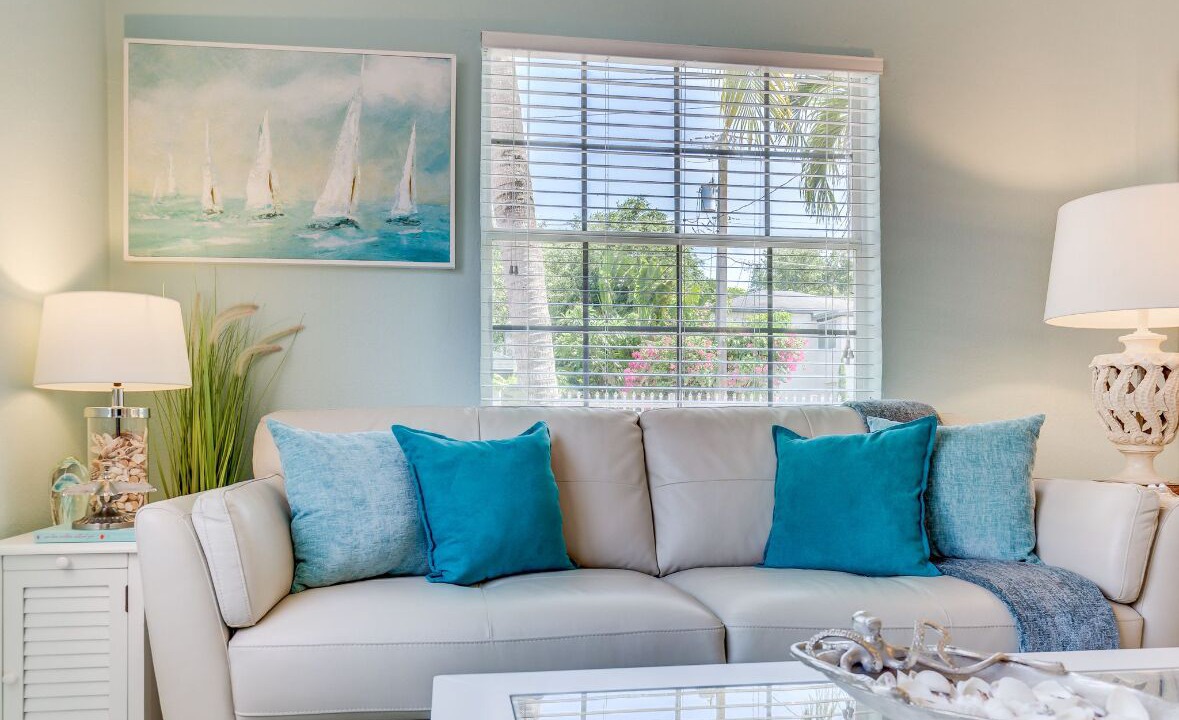 Photo of Livingroom in Bayside Historic District