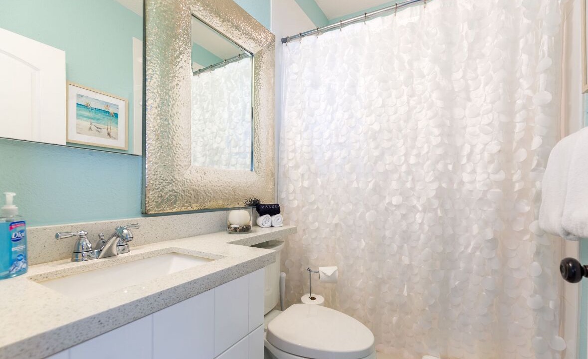 Photo of Bathroom in Bayside Historic District