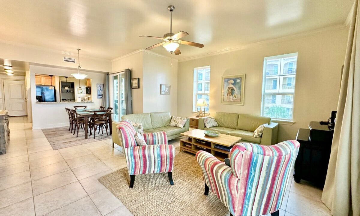 Photo of Livingroom in Henderson Point