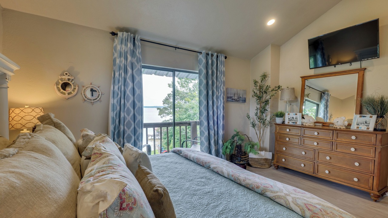 Photo of Bedroom in West Livingston