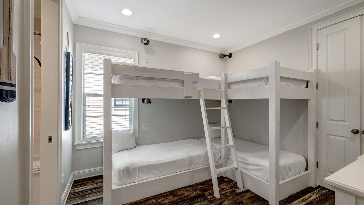 Photo of Bedroom in Villa Lago