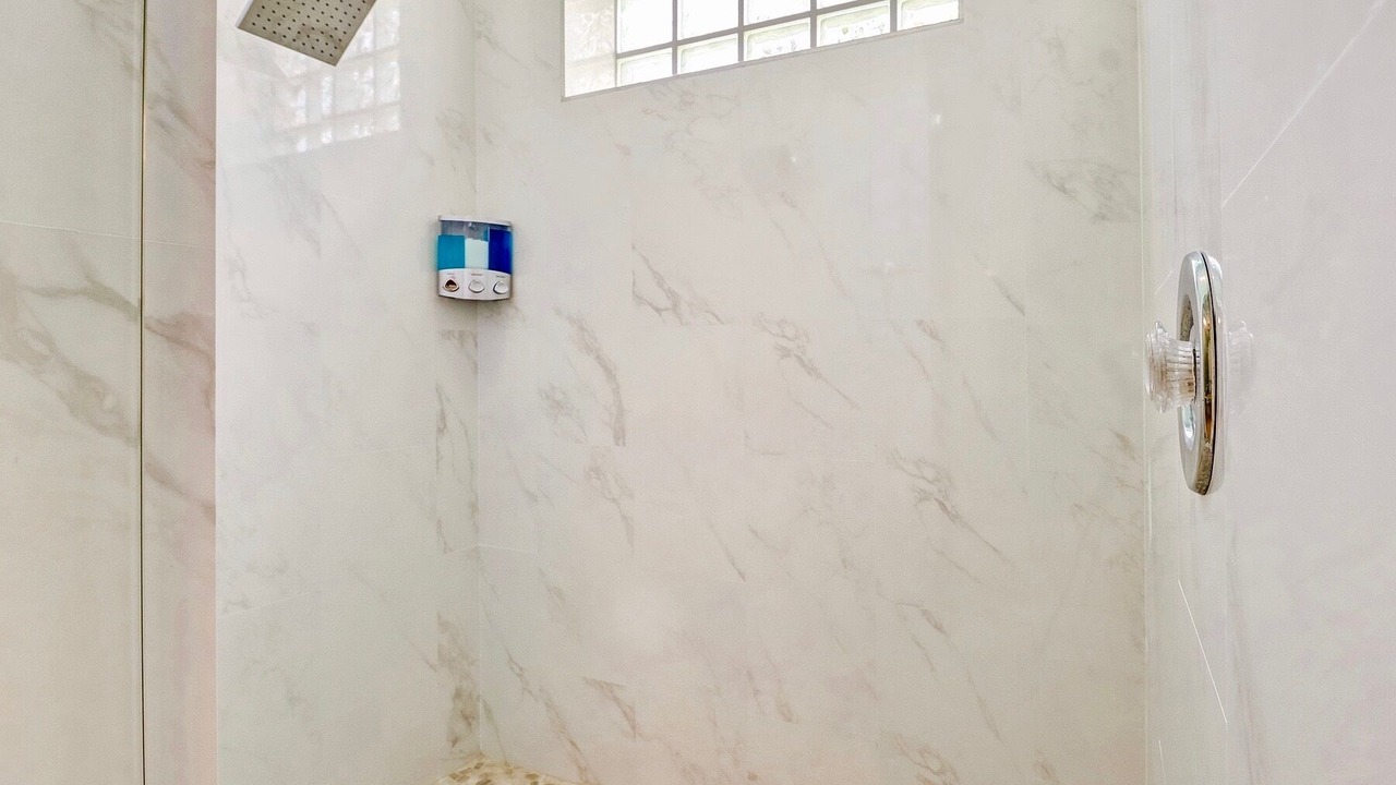 Photo of Bathroom in Crown Pointe