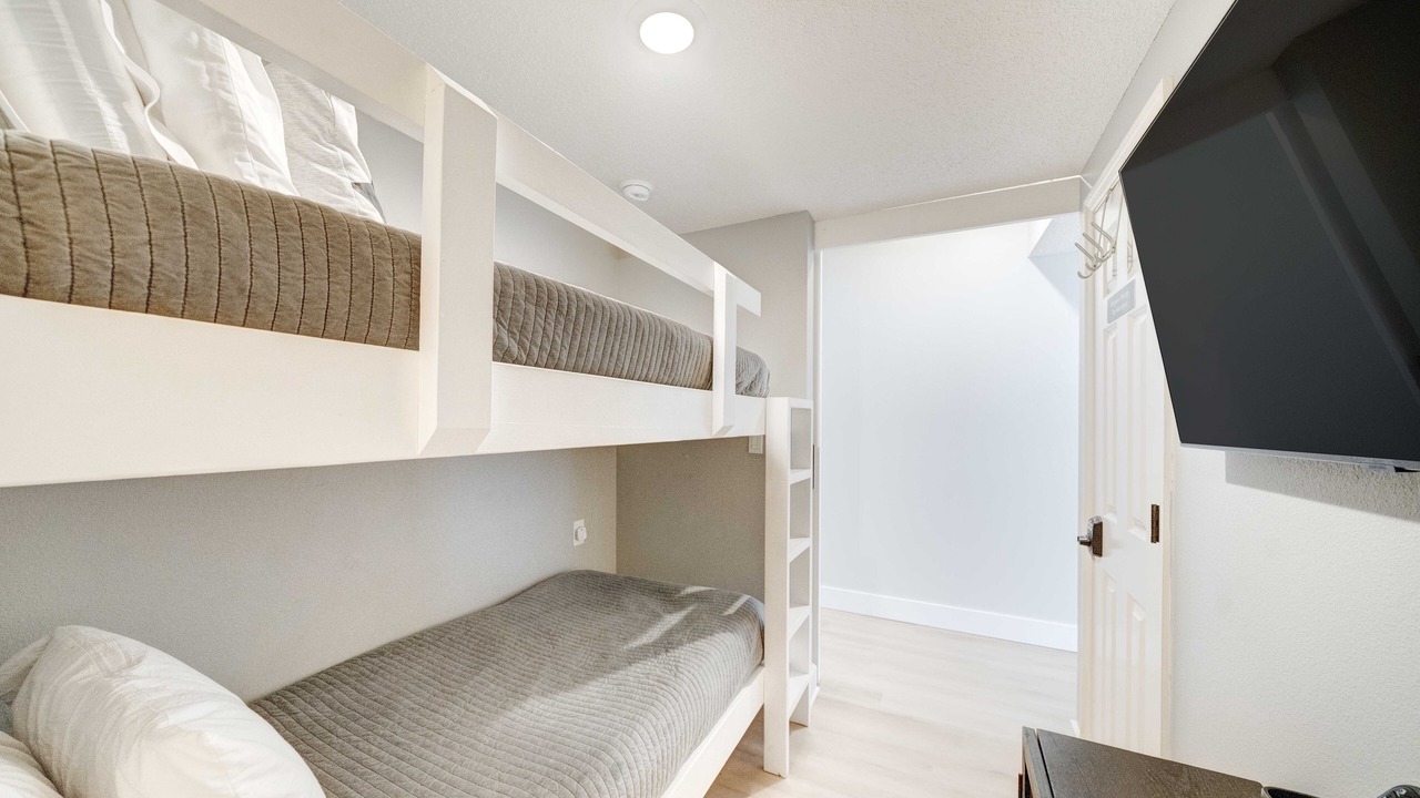 Photo of Bedroom in Long Beach