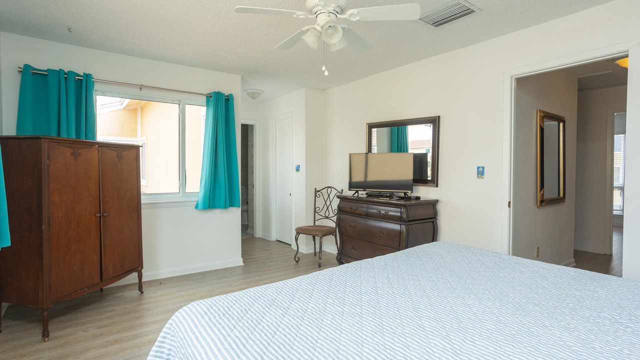 Photo of Bedroom in Pensacola Beach