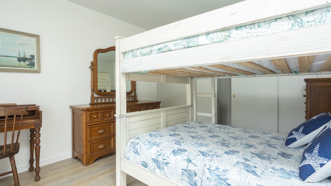 Photo of Bedroom in Pensacola Beach