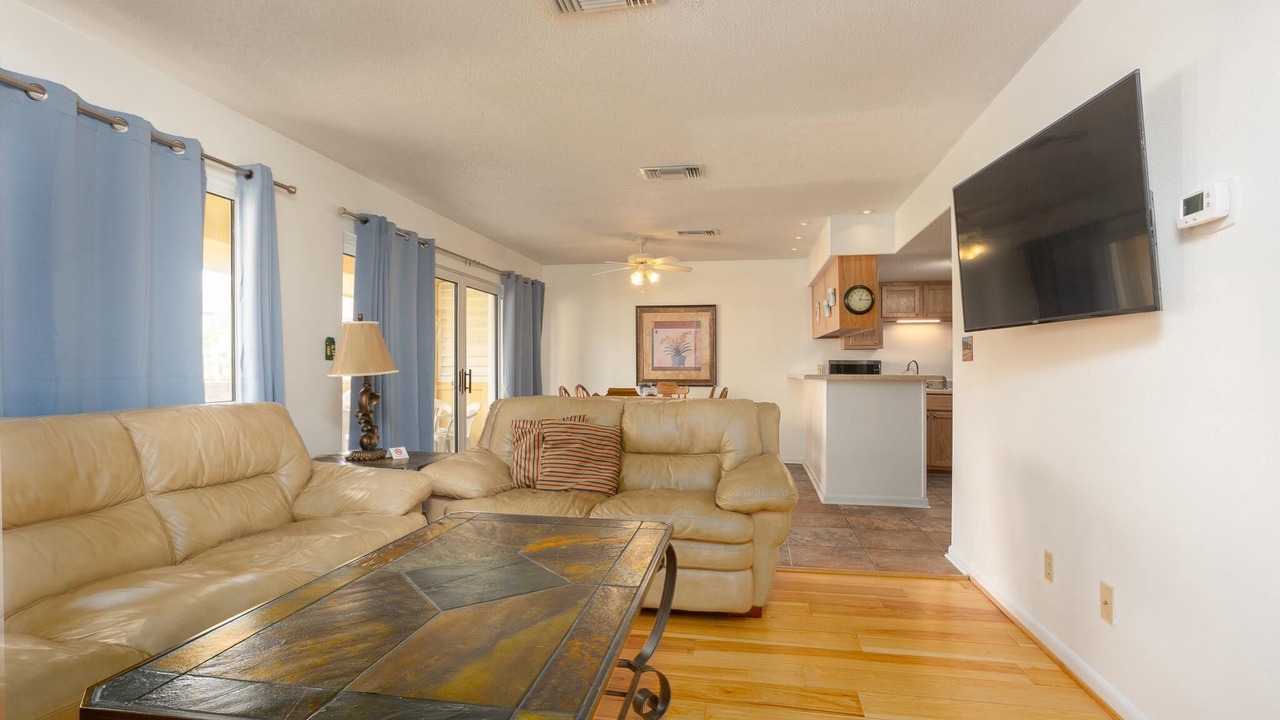Photo of Livingroom in Pensacola Beach