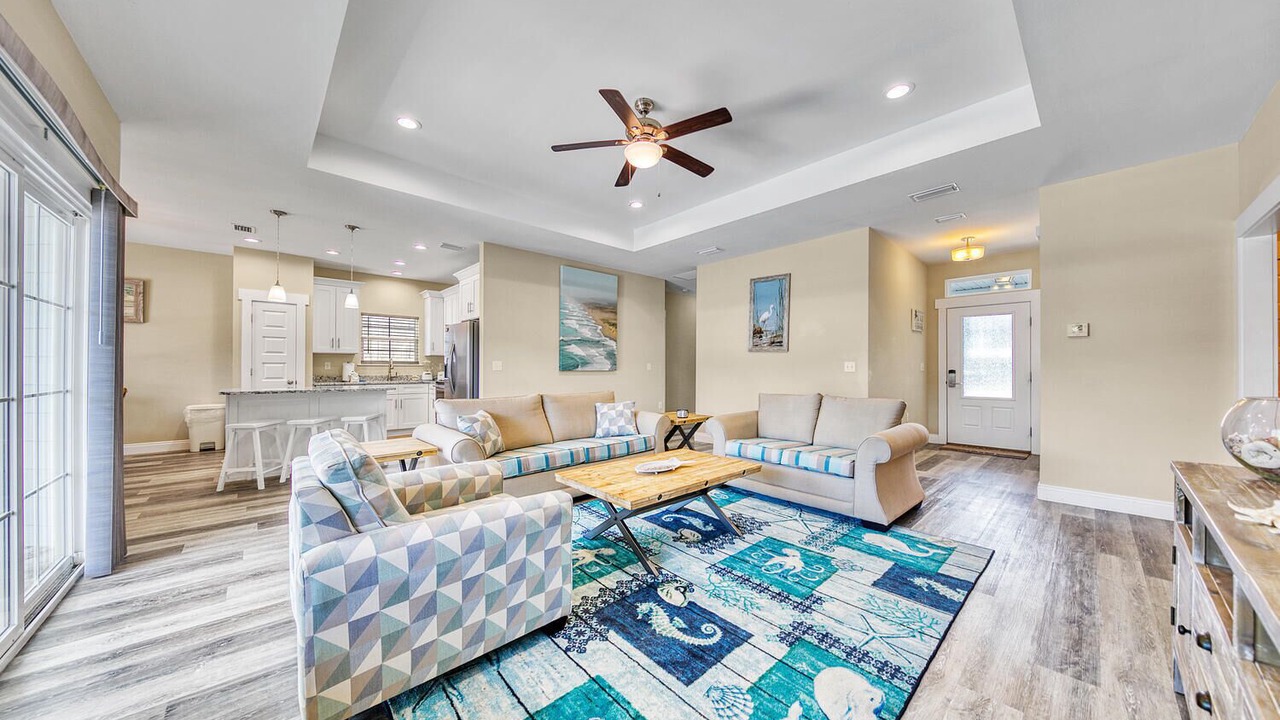 Photo of Livingroom in Bahama Beach