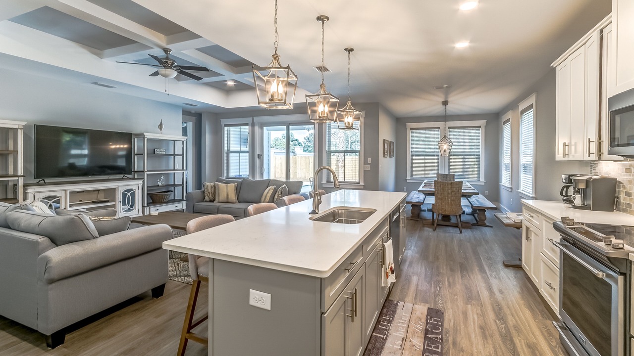 Photo of Kitchen in Laguna Beach Estates