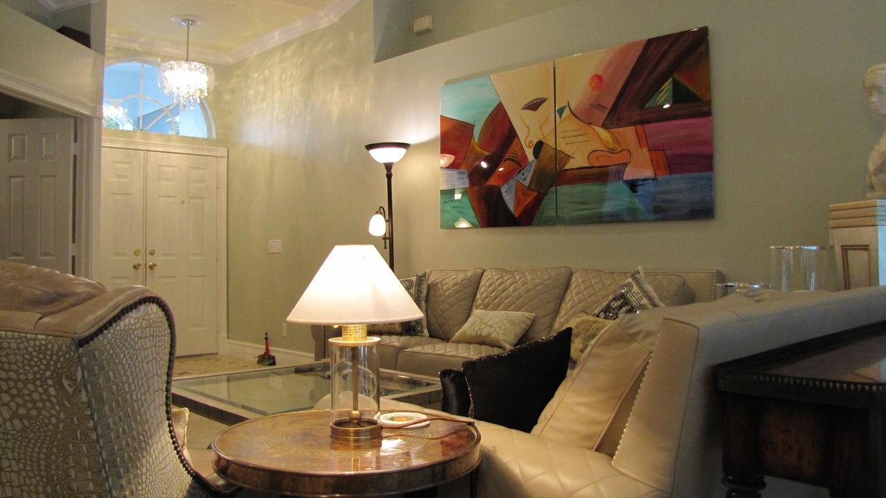 Photo of Livingroom in Crown Pointe