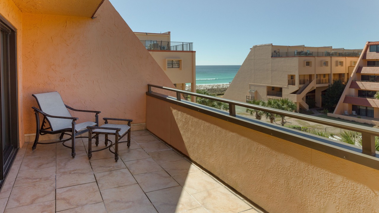 Photo of Patio Balcony in Holiday Isle