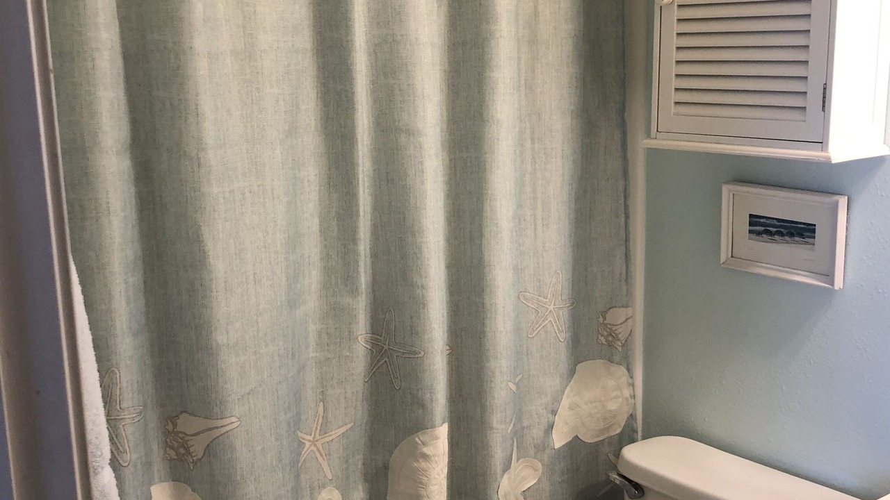 Photo of Bathroom in Holiday Isle