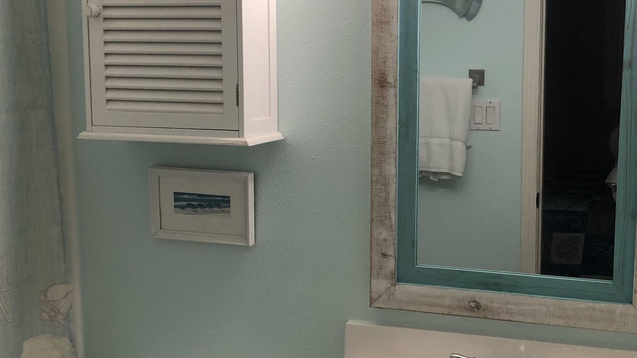 Photo of Bathroom in Holiday Isle