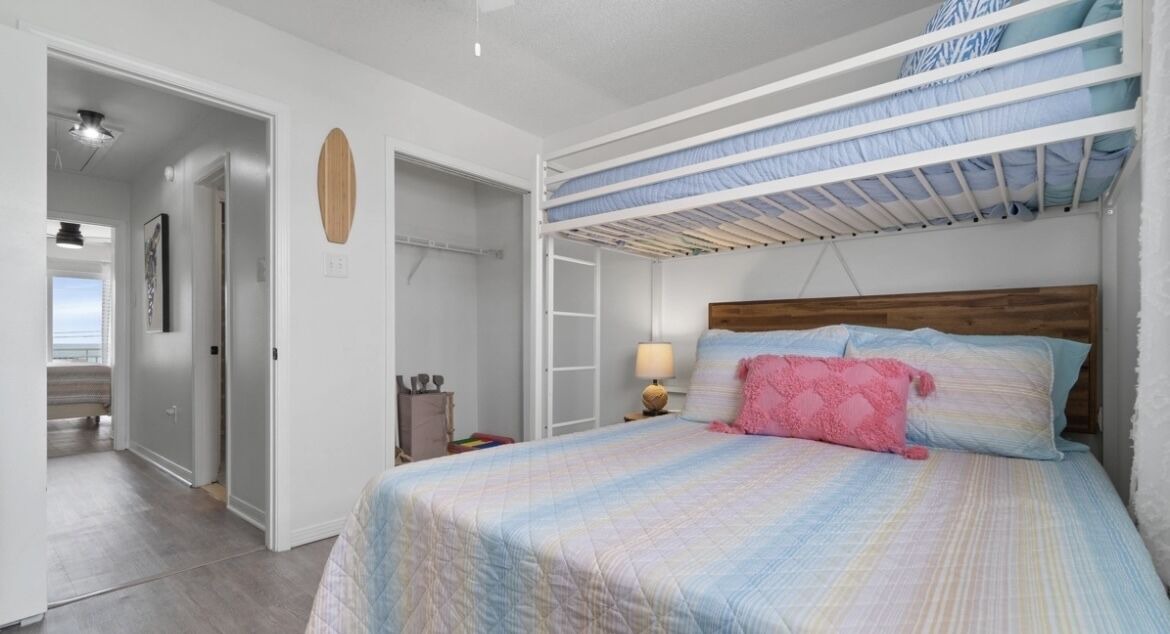 Photo of Bedroom in Navarre Beach