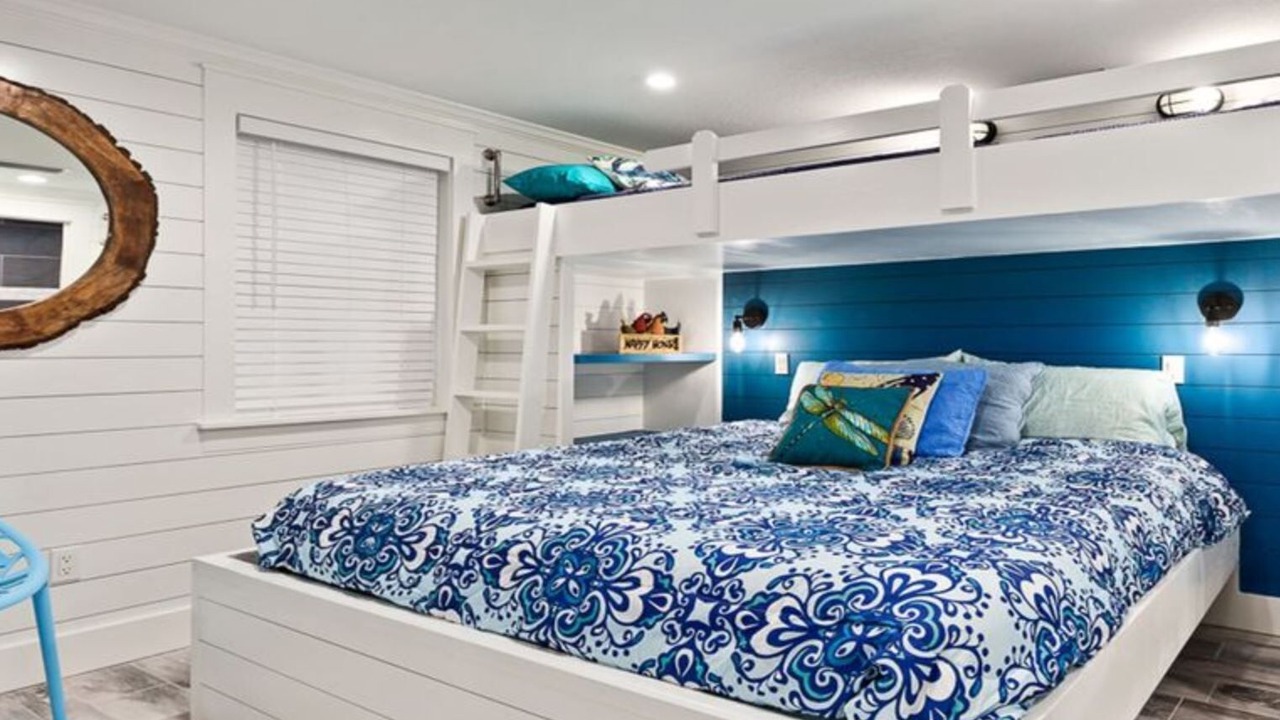 Photo of Bedroom in Crystal Beach