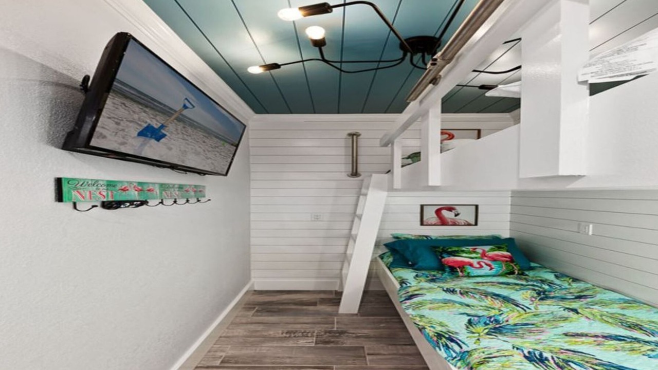 Photo of Bedroom in Crystal Beach