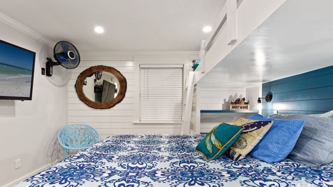 Photo of Bedroom in Crystal Beach